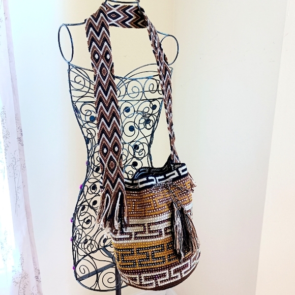NEW Wayuu Handmade Woven Crossbody Bucket Bag Rhinestones Wide Strap Drawstring - Picture 12 of 17